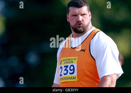 Athlétisme - essais des Championnats du monde AAA de l'Union de Norwich. Carl Myerscough pendant le tir mettre Banque D'Images