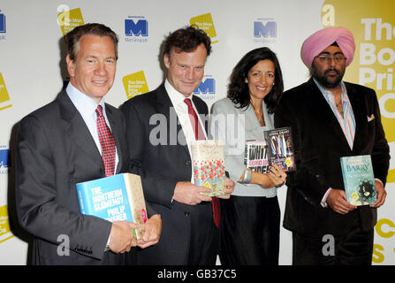 Le jury (de gauche à droite) Michael Portillo, président des juges; James Heneage, fondateur de la librairie d'Ottakar;Louise Doughty, romancière et Hardeep Singh Kohli, chaîne de télévision et de radio photographiée lors d'une conférence de presse pour annoncer la sélection du prix Man Booker 2008 pour Fiction dans les bureaux de Man Group à Londres, dans l'est de Londres. Banque D'Images