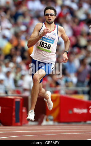 Martyn Rooney, en Grande-Bretagne, en action dans les 400 mètres du premier tour de la Mens au stade national de Beijing, pendant les Jeux Olympiques de Beijing 2008. Banque D'Images