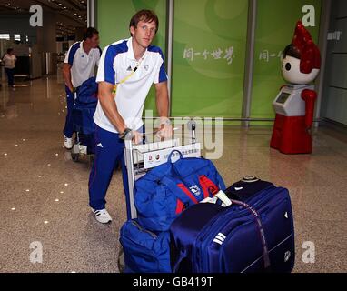 L'agriculteur britannique Pete Reed arrive à l'aéroport de Pékin pour les Jeux Olympiques de 2008 à Beijing, en Chine, où il a remporté la médaille d'or dans les fours masculins. Banque D'Images