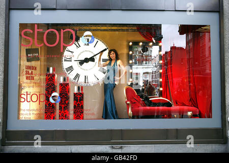 Marie Helvin Selfridges Fenêtre - Londres Banque D'Images