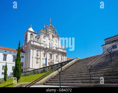 La nouvelle cathédrale, se Nova ou la Cathédrale du Saint Nom de Jésus est l'actuel siège de l'Evêché de la ville de Coimbra. Portugal Banque D'Images