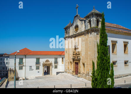 Façade de l'Igreja de Sao Joao de Almedina église et Museu Nacional de Machado de Castro à Coimbra. Le Portugal. Banque D'Images