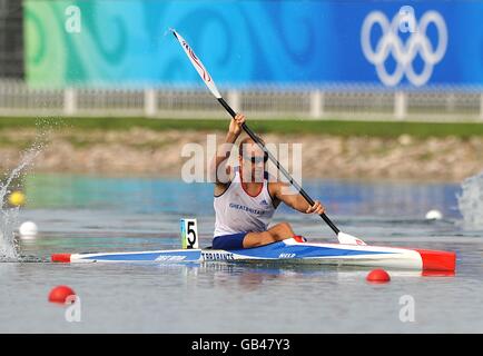 Le Tim Brabant de Grande-Bretagne en action dans le kayak individuel masculin (K1) 1000m chauffe au parc olympique d'aviron et de canoë-kayak Shunyi le 10 jour des Jeux Olympiques de 2008 à Beijing. Banque D'Images