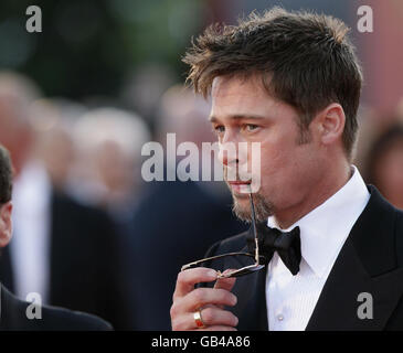 Brad Pitt assiste à la projection nocturne d'ouverture de Burn After Reading, au 65e Festival du film de Venise, Venise, Italie. Banque D'Images