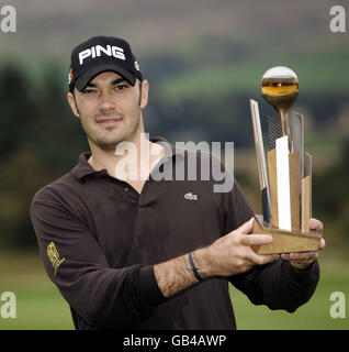 Gregory Havret célèbre sa victoire après la quatrième manche du championnat Johnnie Walker à Gleneagles, dans le Perthshire. Banque D'Images