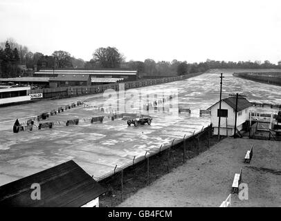 Motor Racing - Trophée internationale JCC - Brooklands.Vue générale du parcours, avec canaux pour personnes handicapées Banque D'Images