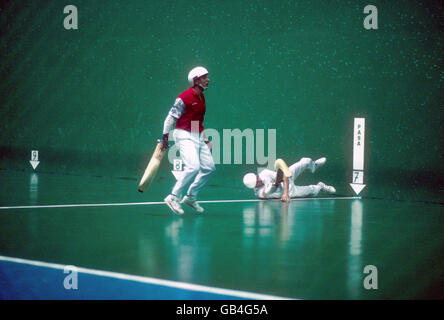 Pelote basque - Jeux Olympiques de Barcelone. Action du match entre l'Espagne et le Mexique Banque D'Images