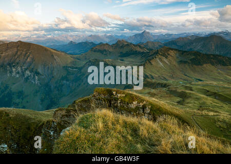 Atmosphère trouble, voir de Diedamskopf à Alpes d'Allgäu, Vorarlberg, Autriche Banque D'Images