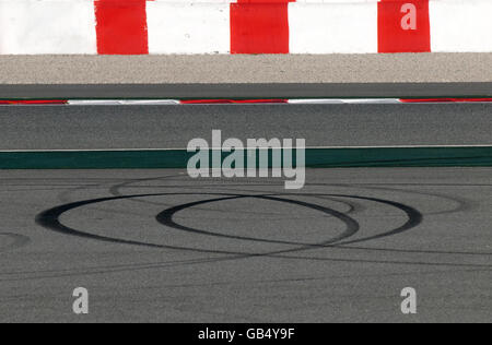 Les traces de pneus, les sports mécaniques, Formule 1 tests sur le circuit de Catalogne à Barcelone, Espagne, Europe Banque D'Images