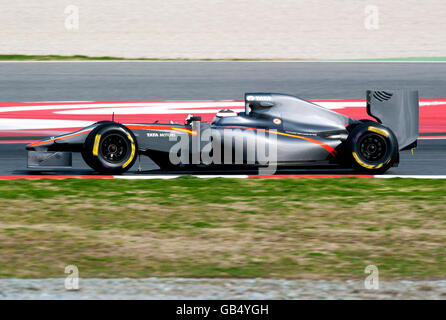 Pilote de contrôle suisse Giorgio Mondini dans son Team-Cosworth HRT F1 F111, les sports mécaniques, Formule 1 essais au Circuit de Catalunya Banque D'Images