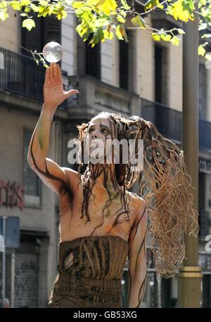 Stock de voyage - Barcelone - Espagne.Une vue générale d'un perfomer de rue sur les remblers de Barcelone Banque D'Images