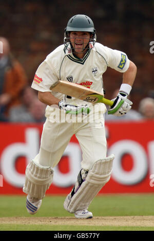 Cricket - Liverpool Victoria County Championship - Division 2 - Premier jour - Worcestershire / Middlesex - Kidderminster Victor....Stephen Moore de Worcestershire en action contre Middlesex Banque D'Images