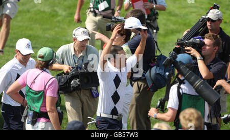 Golf - 37e Ryder Cup - Etats-Unis / Europe - première journée - Valhalla Golf Club.Anthony Kim, un des États-Unis, sur le 18ème green pendant les Foursomes le premier jour au Valhalla Golf Club, Louisville, États-Unis. Banque D'Images