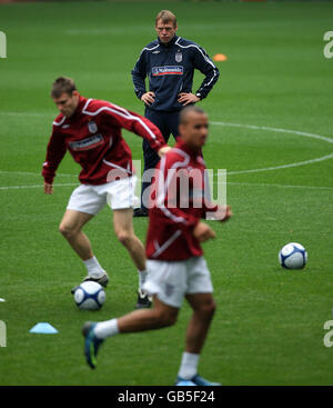 En vertu de l'UEFA - Football Championship 2009 21 - Play-Off - deuxième manche - Angleterre v Pays de Galles - Angleterre Formation - Villa Park Banque D'Images