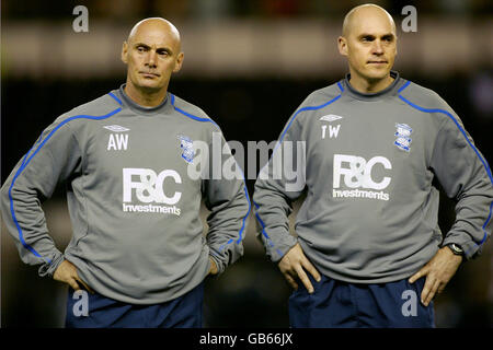 Football - Coca-Cola football League Championship - Derby County v Birmingham City - Pride Park Stadium.Andy Watson (l), entraîneur de la première équipe de Birmingham City, et Tim Williamson (r), physiothérapeute en chef Banque D'Images