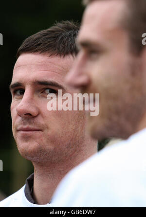 Soccer - Barry Ferguson et Stephen McManus aider au lancement de l'appel de galets Beatson Banque D'Images