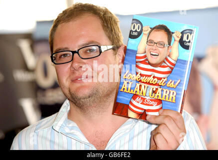 Alan Carr assiste à un photocall pour lancer son autobiographie 'look Who IT is! My Story', à Waterstones, Piccadilly, dans le centre de Londres. Banque D'Images