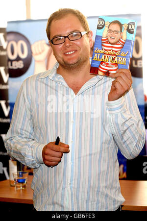 Alan Carr assiste à un photocall pour lancer son autobiographie 'look Who IT is! My Story', à Waterstones, Piccadilly, dans le centre de Londres. Banque D'Images