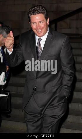 L'ancien quarter back de la NFL, Dan Marino, arrive pour un dîner de gala à la cathédrale Saint-Paul de Londres. Banque D'Images