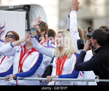 - Jeux olympiques de Beijing l'équipe Go Homecoming Parade - Londres Banque D'Images