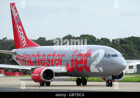 Stock - aéroport international de Leeds Bradford.Vue générale d'un avion de Jet2.com à l'aéroport international de Leeds Bradford, West Yorkshire. Banque D'Images