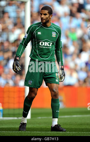 Football - Barclays Premier League - Manchester City v Portsmouth - City of Manchester Stadium. David James, gardien de Portsmouth Banque D'Images