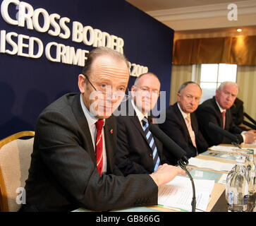 La commissaire Ochna Fachtna Murphy a participé à un séminaire transfrontalier sur le crime organisé à Enniskillen, Co Fermanagh. Banque D'Images