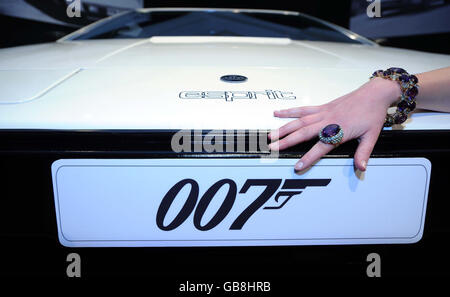 Le Lotus Esprit 1976 blanc du film Bond 1977, The Spy Whaima Me, avec Roger Moore, en vedette à Bonhams à Londres aujourd'hui avant sa vente aux enchères. Banque D'Images