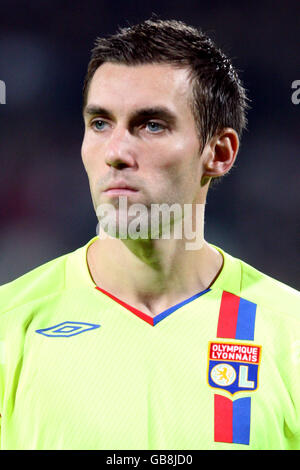 Soccer - UEFA Champions League - Group F - Olympique Lyonnais v Steaua  Bucuresti - Municipal Stade De Gerland Stock Photo - Alamy