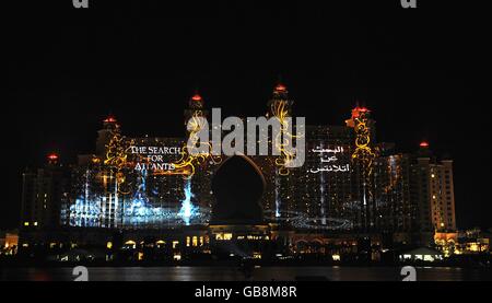 The Atlantis Hotel Launch Party - feux d'artifice - Dubaï.L'hôtel Atlantis lors de sa fête de lancement à Palm Jumeirah à Dubaï. Banque D'Images