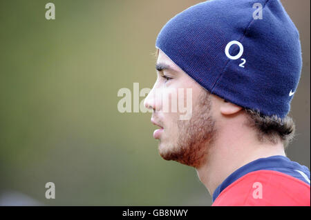 Rugby Union - session d'entraînement en Angleterre - Pennyhill Park.Danny Cipriani, joueur de rugby d'Angleterre, lors d'une séance d'entraînement à Pennyhill Park, Bagshot, Surrey. Banque D'Images