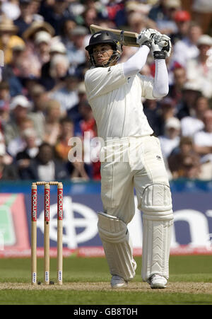 Cricket - deuxième match de npower Test - deuxième jour - Angleterre / Nouvelle-Zélande - Old Trafford Cricket Ground. Ross Taylor en Nouvelle-Zélande en action contre l'Angleterre Banque D'Images