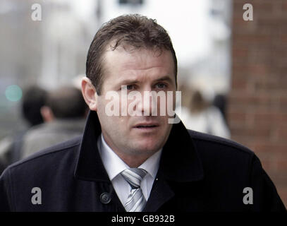 Un ancien champion du monde de boxe apparaît devant le tribunal.Adrialik Voda, ressortissant albanais, arrive aux quatre tribunaux de Dublin. Banque D'Images