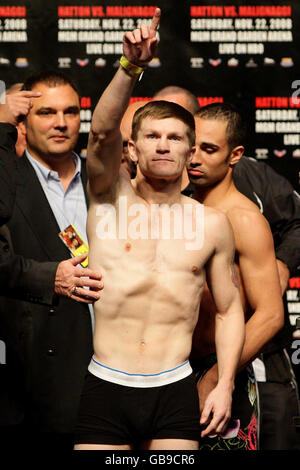 Boxe - Weigh-In - Paulie Malignaggi v Ricky Hatton - MGM Grand Hotel.Ricky Hatton lors de sa pesée au MGM Grand Hotel à Las Vegas, aux États-Unis. Banque D'Images