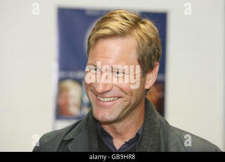 L'acteur Aaron Eckhart, star du Chevalier noir et de la Compagnie des hommes, arrive au University College de Dublin où il a reçu le prix James Joyce pour sa contribution inestimable au cinéma. Banque D'Images