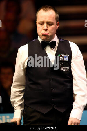 John Higgins dans le quart de finale du championnat britannique de Maplin au Centre international de Telford. Banque D'Images