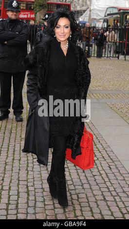 Nancy dell'Olio arrive à la femme ses propres enfants du courage, 2008 ans, à l'abbaye de Westminster, dans le centre de Londres. Banque D'Images