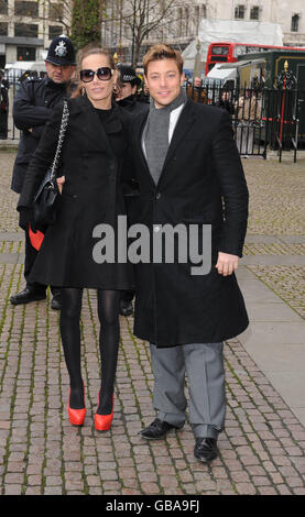 Tara Palmer Tomkinson et Duncan James arrivent aux Woman's Own Children of courage Awards 2008, à l'abbaye de Westminster, dans le centre de Londres. Banque D'Images