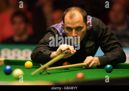 Joe Perry lors de son 2e tour de match contre Ronnie O'Sullivan pendant le championnat britannique de Maplin au Centre international de Telford. Banque D'Images