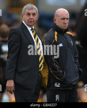 Ian McGeechan, directeur du rugby chez London Wasps, et Shaun Edwards, entraîneur-chef, lors du match Guinness Premiership à Adams Park, High Wycombe. Banque D'Images