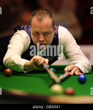 John Higgins lors de la 1ère partie du Championnat britannique de Maplin au Centre International, Telford. Banque D'Images