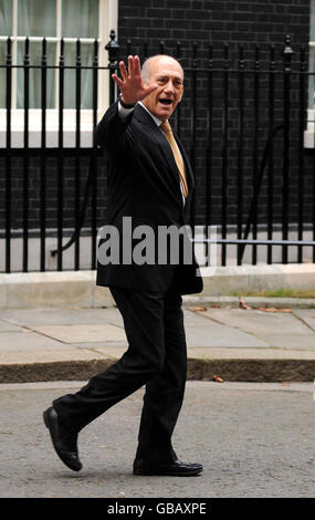 Le Premier ministre israélien Ehud Olmert quitte le 10 Downing Street, Londres. Banque D'Images