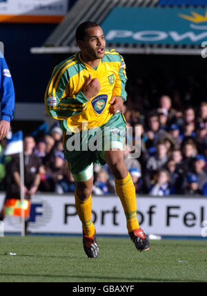 Soccer - Nationwide League Division One - Ipswich Town / Norwich City.Leon McKenzie, de Norwich City, célèbre les scores contre Ipswich Town Banque D'Images