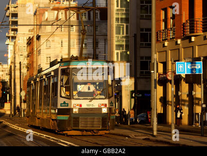 Vue générale sur un tramway Manchester Metrolink. Les électeurs ont aujourd’hui leur dernière chance de voter lors d’un référendum sur l’introduction d’une taxe de congestion dans le Grand Manchester. Banque D'Images