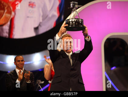 Chris Hoy, vainqueur de la BBC Sports Personality of the Year 2008, 2e place Lewis Hamilton et 3e place Rebecca Adlington lors des BBC Sport Personality of the Year Awards à l'arène Liverpool Echo, Liverpool. Banque D'Images