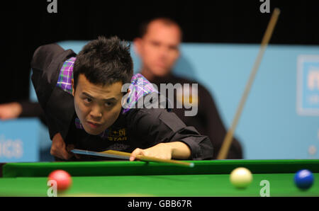 Snooker - Moplin UK Championships - 5e jour - The International Centre - Telford.Marco Fu dans son quart de finale de match pendant le championnat britannique de Maplin au Centre International, Telford. Banque D'Images