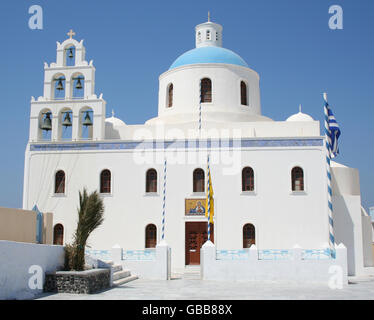 Église orthodoxe grecque de l'île de Santorin. Banque D'Images
