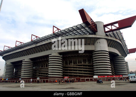 Football - Italien Serie A - AC Milan v Reggina. Une vue générale de San Siro, domicile de l'AC Milan Banque D'Images