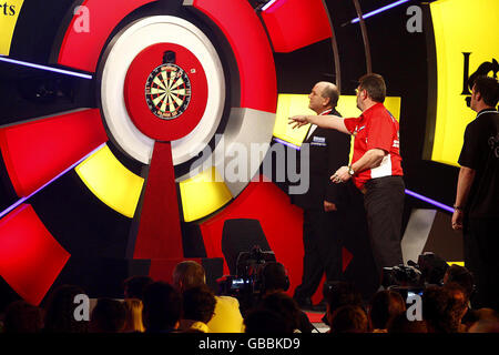 Fléchettes - Lakeside BDO World Professional Darts Championship - Jour cinq - complexe au bord du Lac Banque D'Images